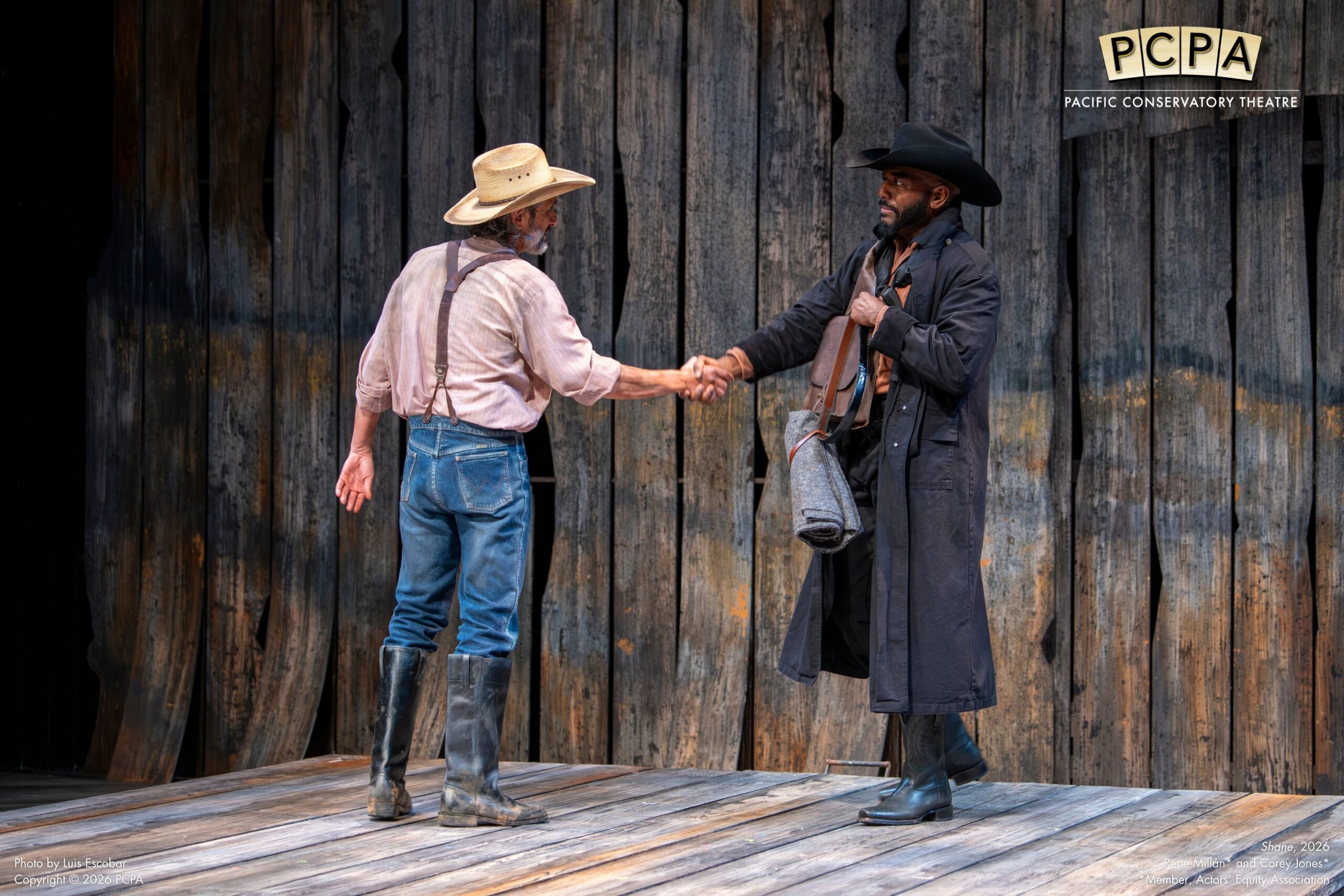 Two ment shaking hands